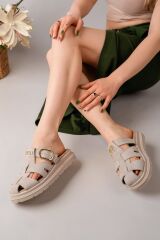 Kadın Gladyatör Önü Kapalı Tokalı Terlik